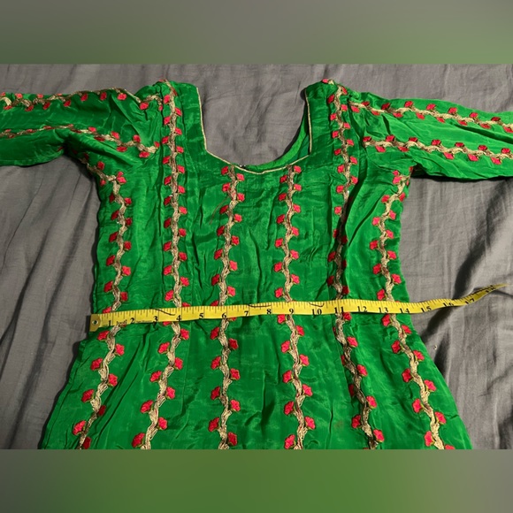 Brand new, salwar suit with Banarasi dupatta,pure fabric with embroidery - Picture 7 of 13